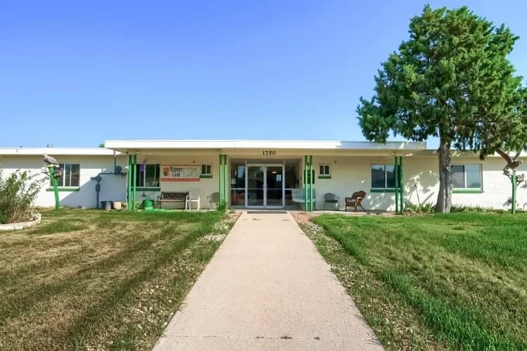Aspen Leaf Circle Lane exterior entrance with walkway in Limon
